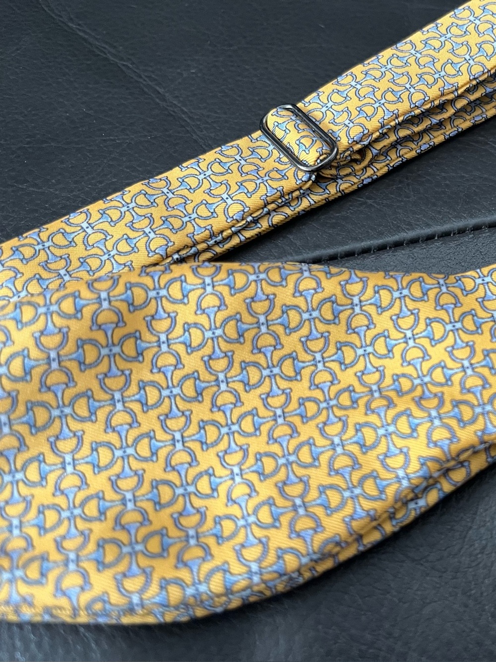 Excellent Robert Talbott Silk Bow Tie All Over Horsebit